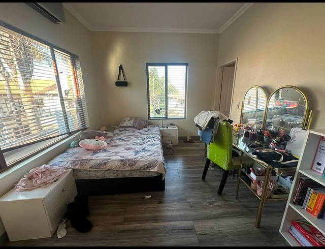 3 BEDROOM TOWNHOUSE FOR SALE IN GLENVISTA
